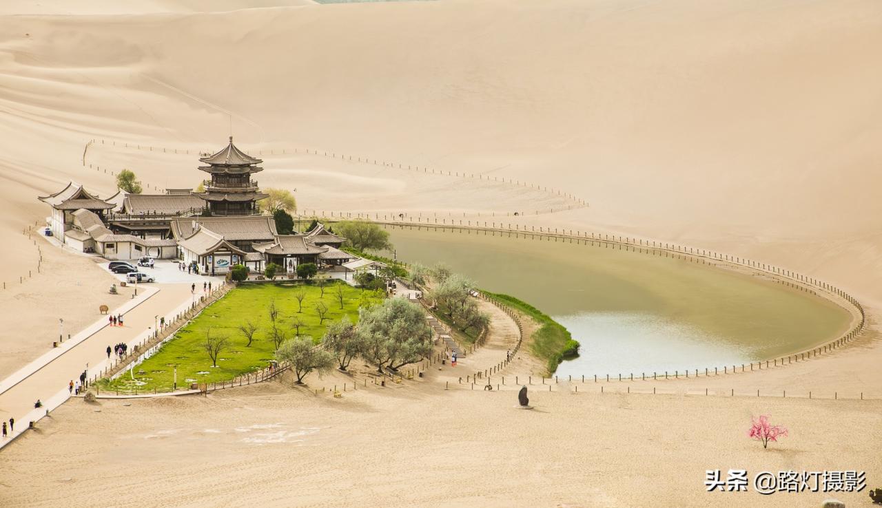 国内最值得去的十大旅游胜地图片，中国旅游必去十大景点（每一处都风景如画）