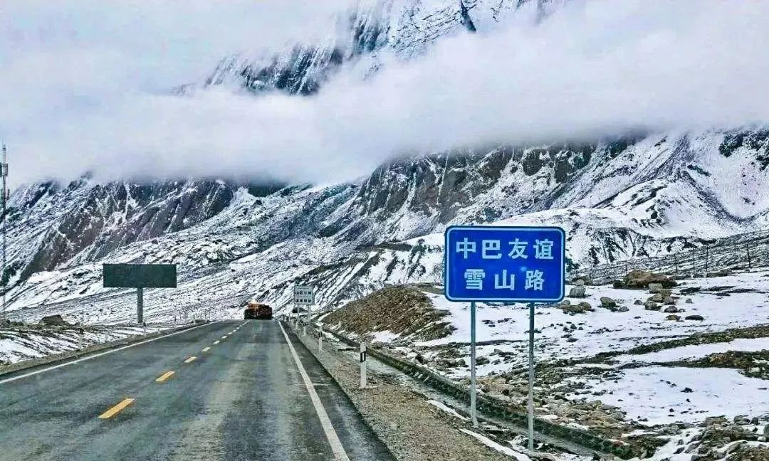 中国十大最美自驾公路图片，中国自驾游最美公路排行（每条都风景如画）
